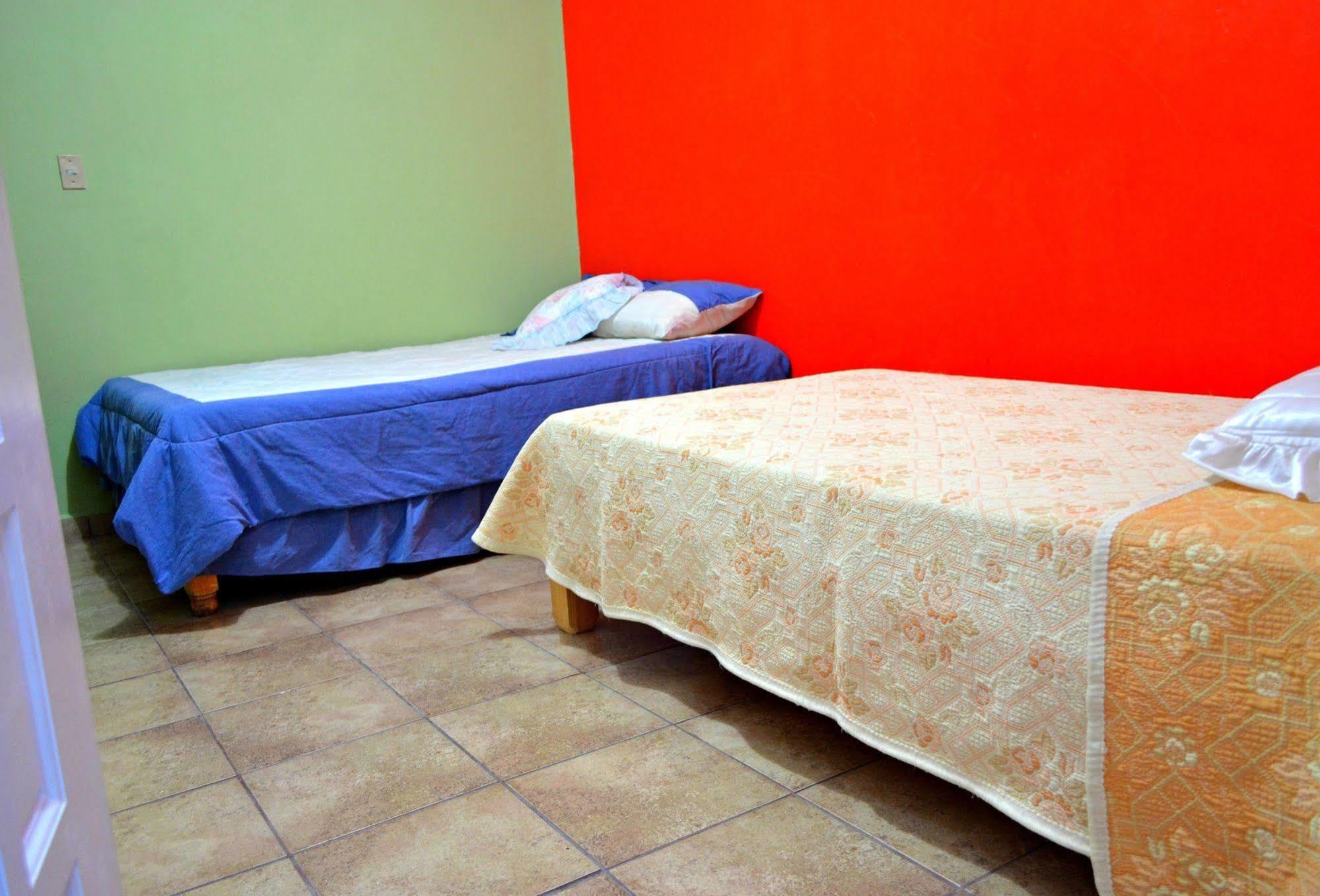 Hostal Maple كويريتارو المظهر الخارجي الصورة